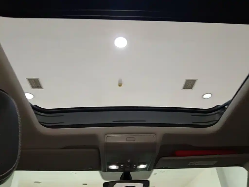 Volkswagen Tiguan L — миниатюра 18