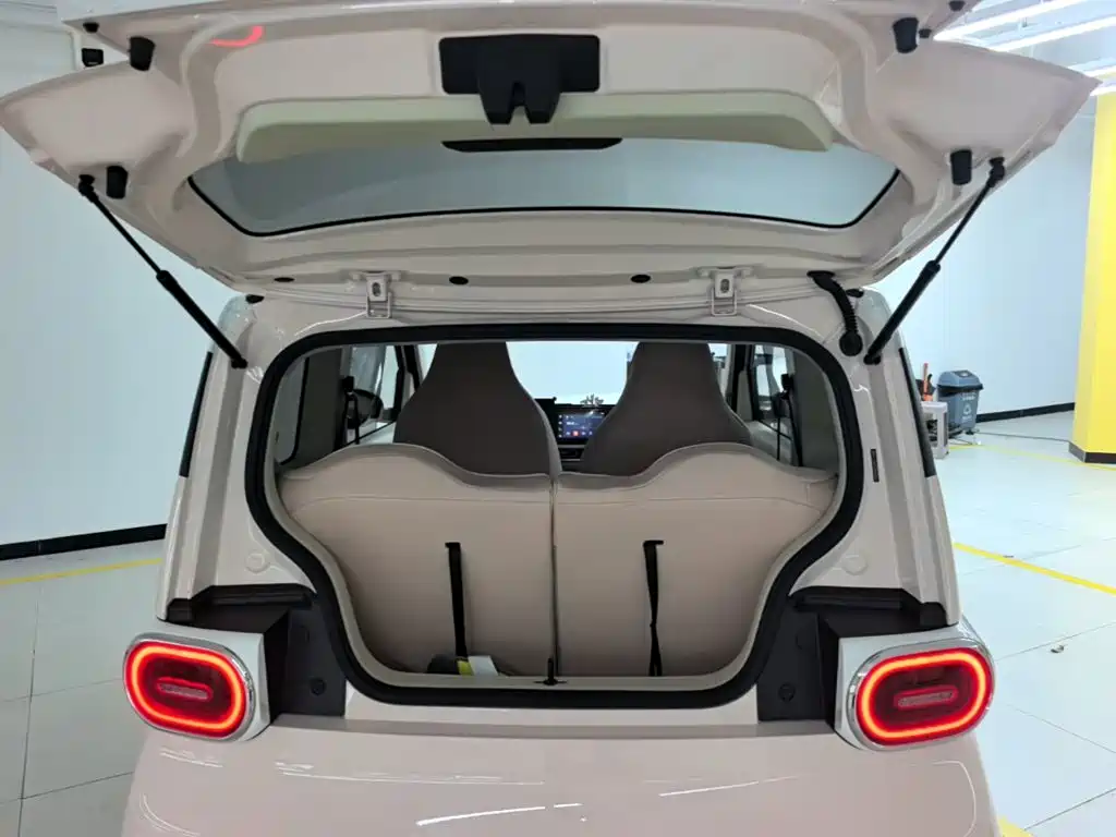 Wuling MINIEV — миниатюра 19