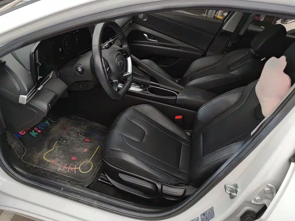 Hyundai Elantra — миниатюра 15