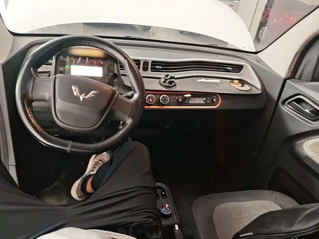 Wuling MINIEV — миниатюра 10