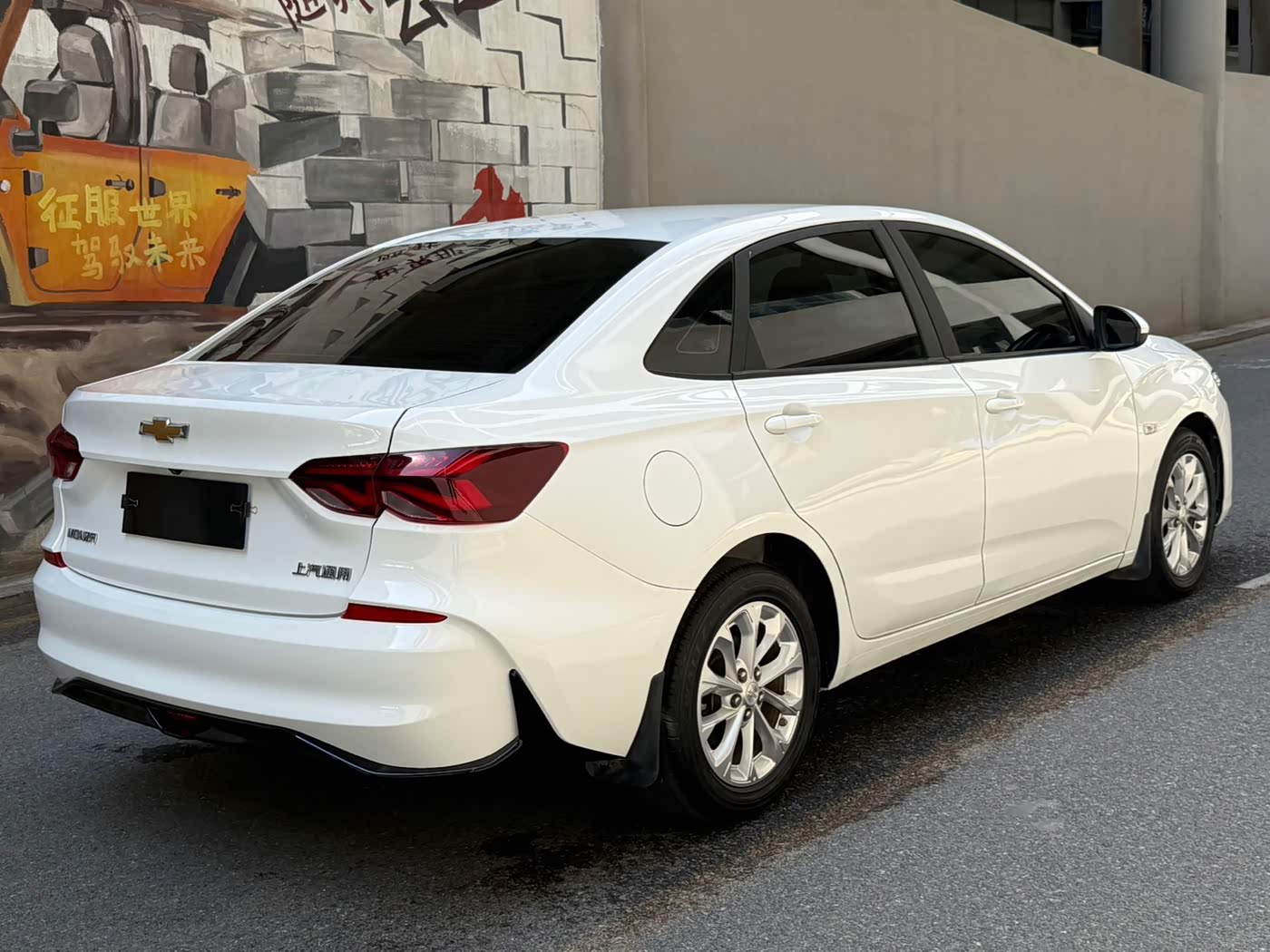 Chevrolet Monza 1.5 л 2023 г. Белый, пробег 18000 км