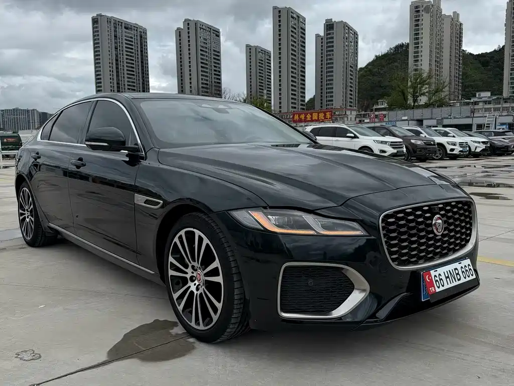 Jaguar XFL — миниатюра 3