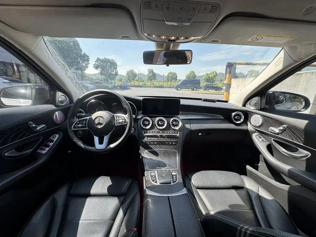 Mercedes-Benz C-Class — миниатюра 5