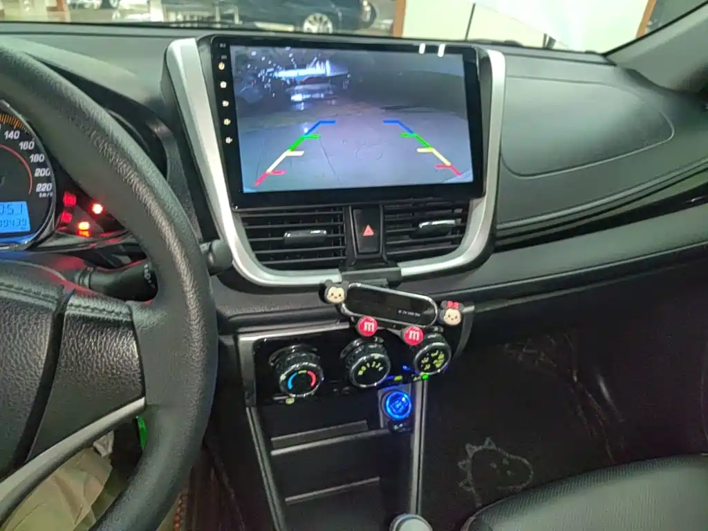 Toyota Yaris L — миниатюра 13