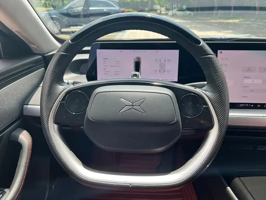 XPeng P7 — миниатюра 21