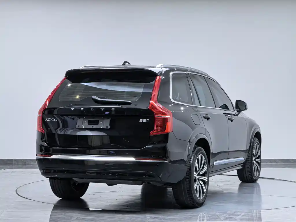 Volvo XC90 2024 B5 Luxury 7 мест