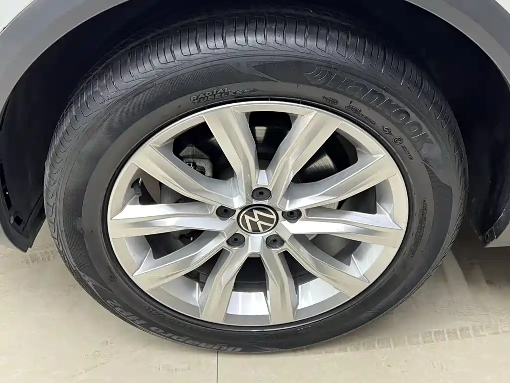 VOLKSWAGEN T ROC EXPLORING SONGS