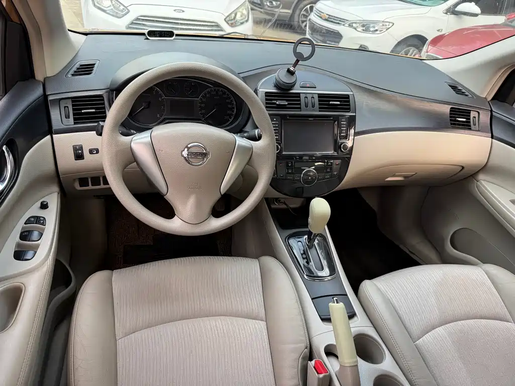 Nissan Tiida — миниатюра 4