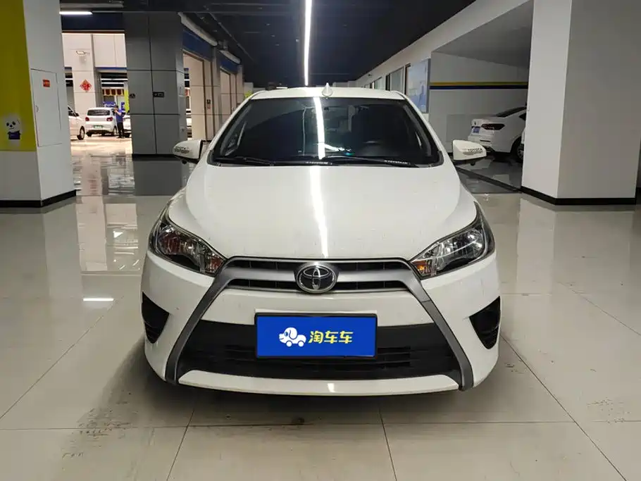 Toyota Yaris L — миниатюра 2
