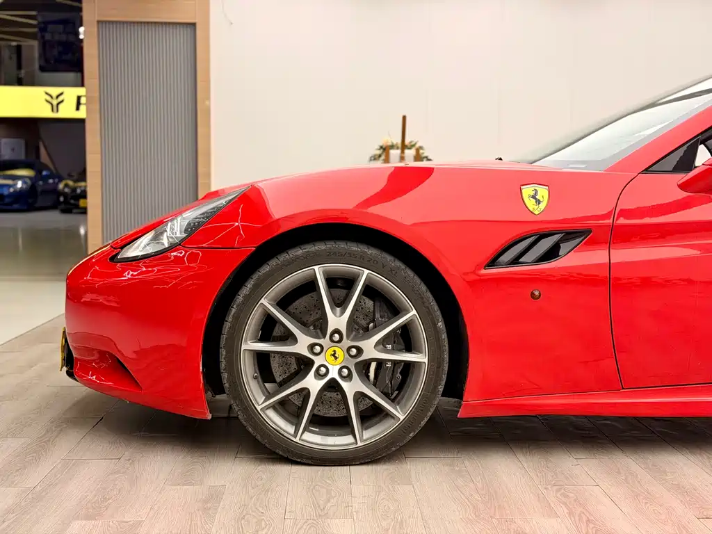 Ferrari California T 2012 4.3L