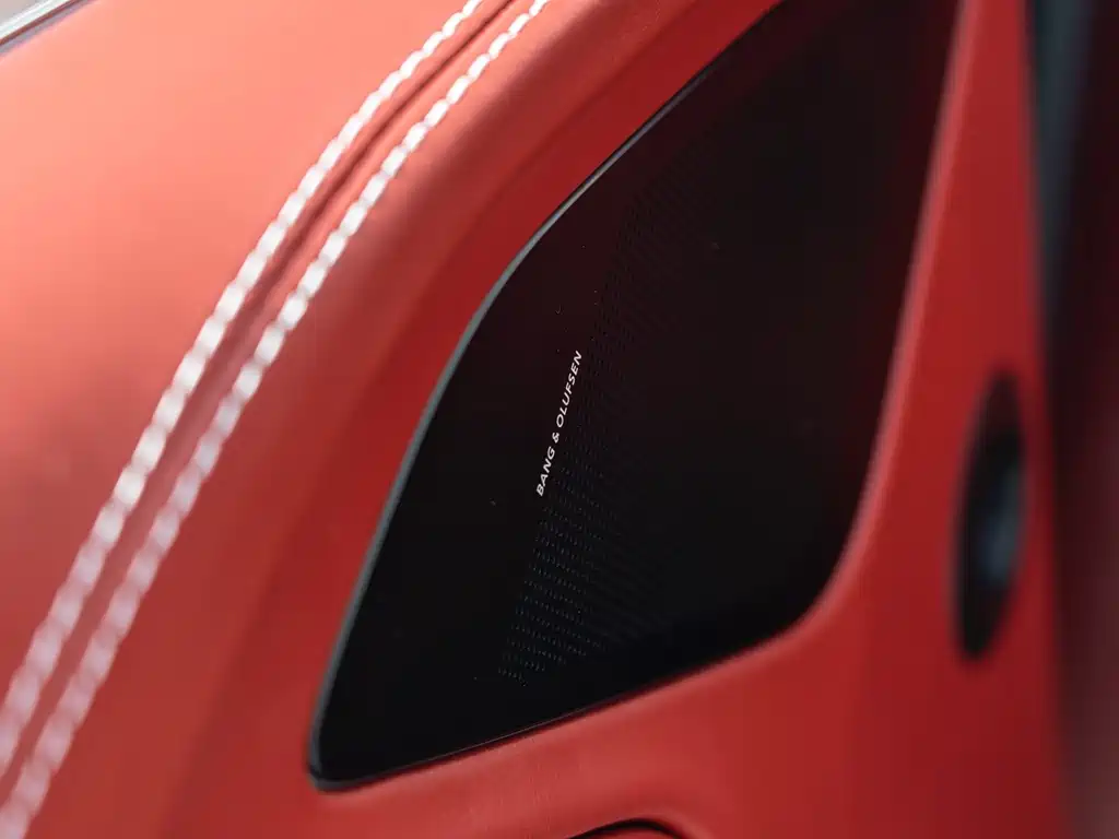 Aston Martin Vanquish — миниатюра 19