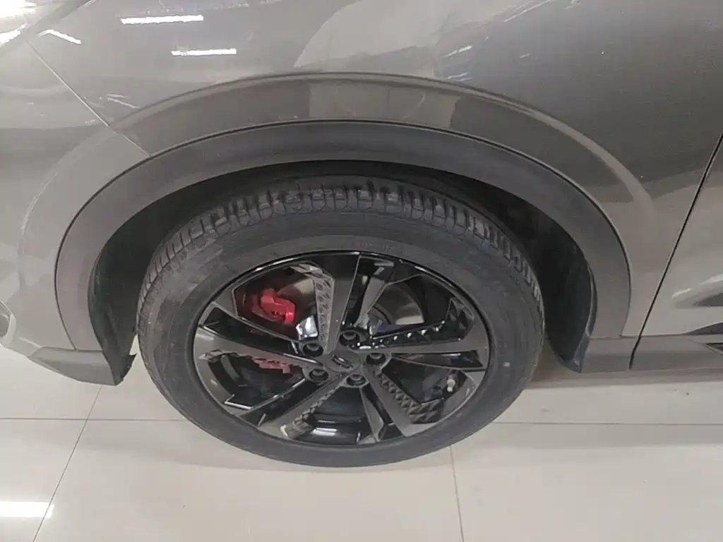 Geely Binyue — миниатюра 23