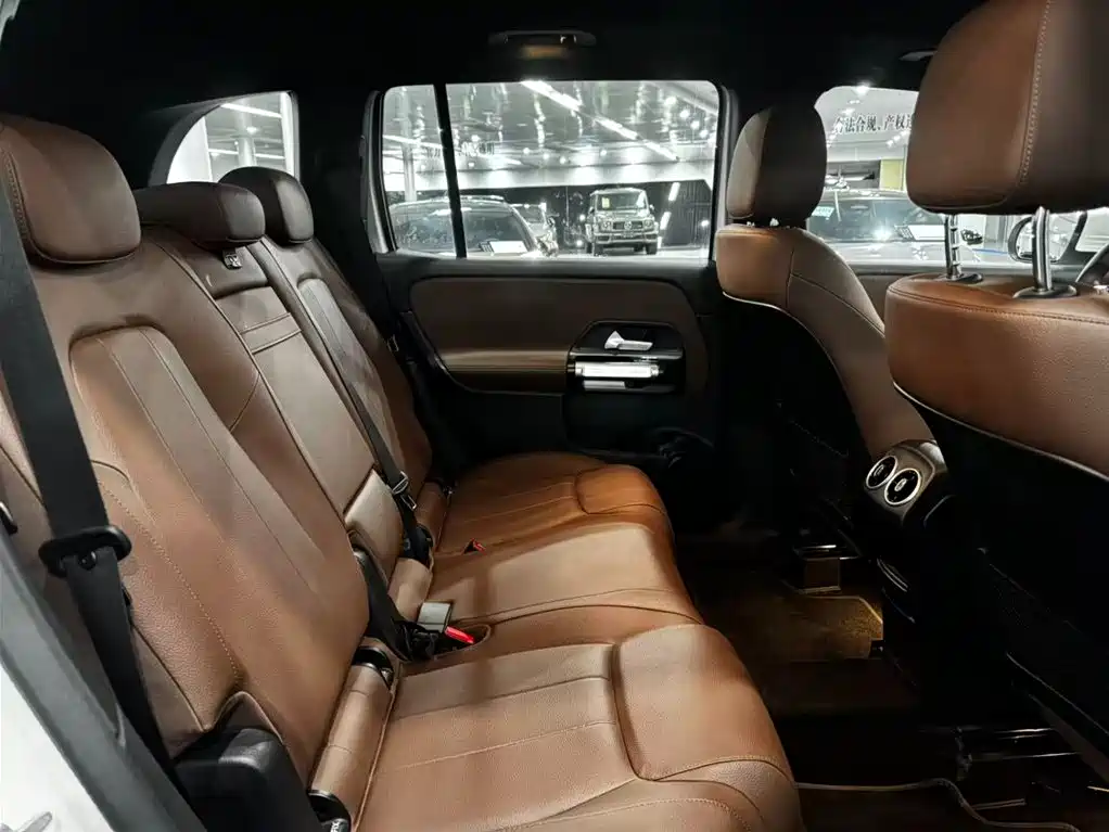 Mercedes-Benz GLB — миниатюра 16