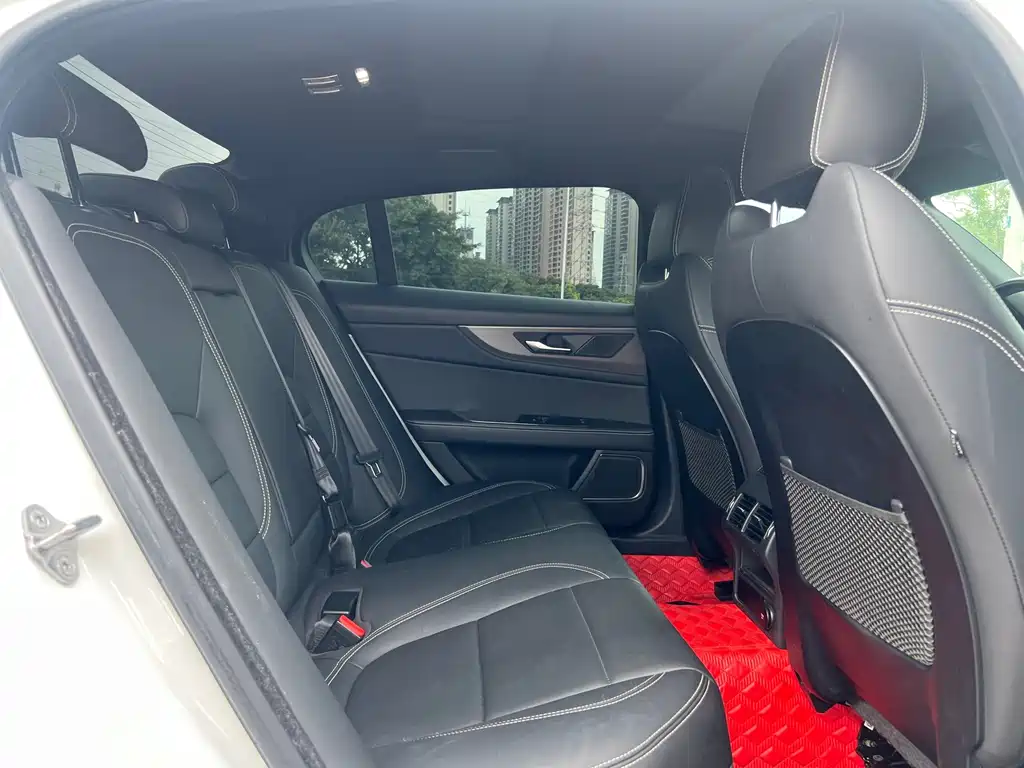 Jaguar XEL — миниатюра 4