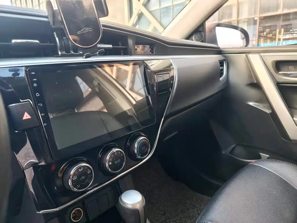 Toyota Corolla — миниатюра 10
