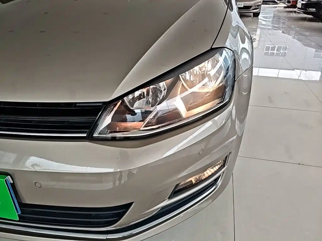 Volkswagen Golf — миниатюра 24