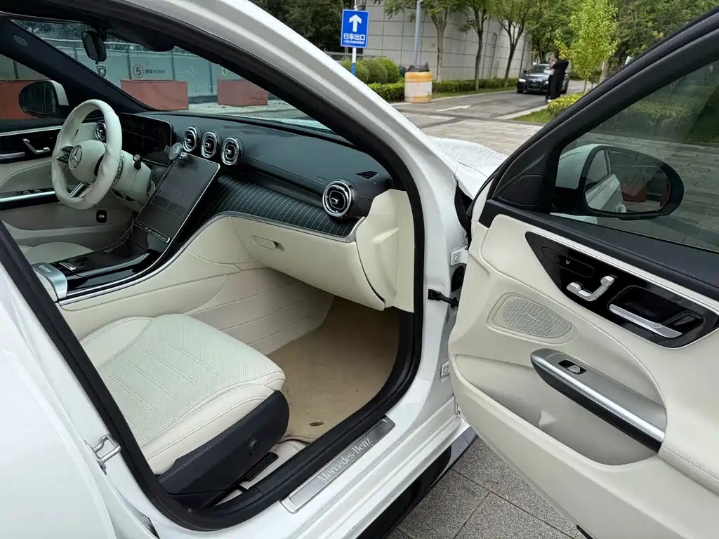Mercedes-Benz C-Class — миниатюра 43