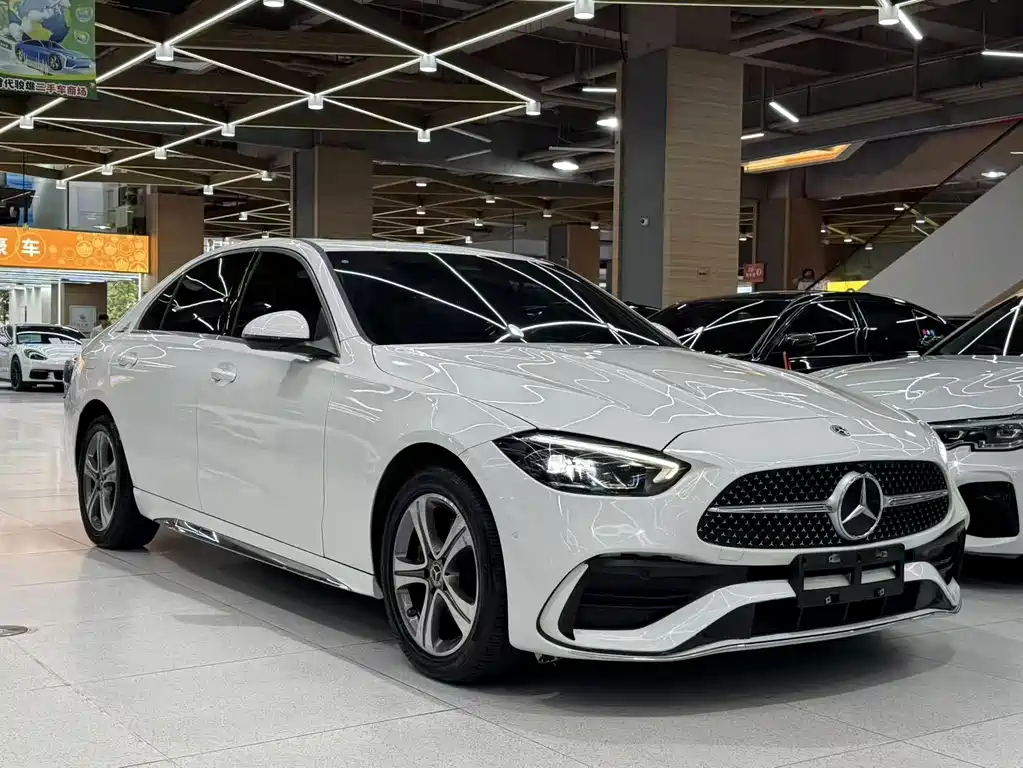 Mercedes-Benz C-Class — миниатюра 3