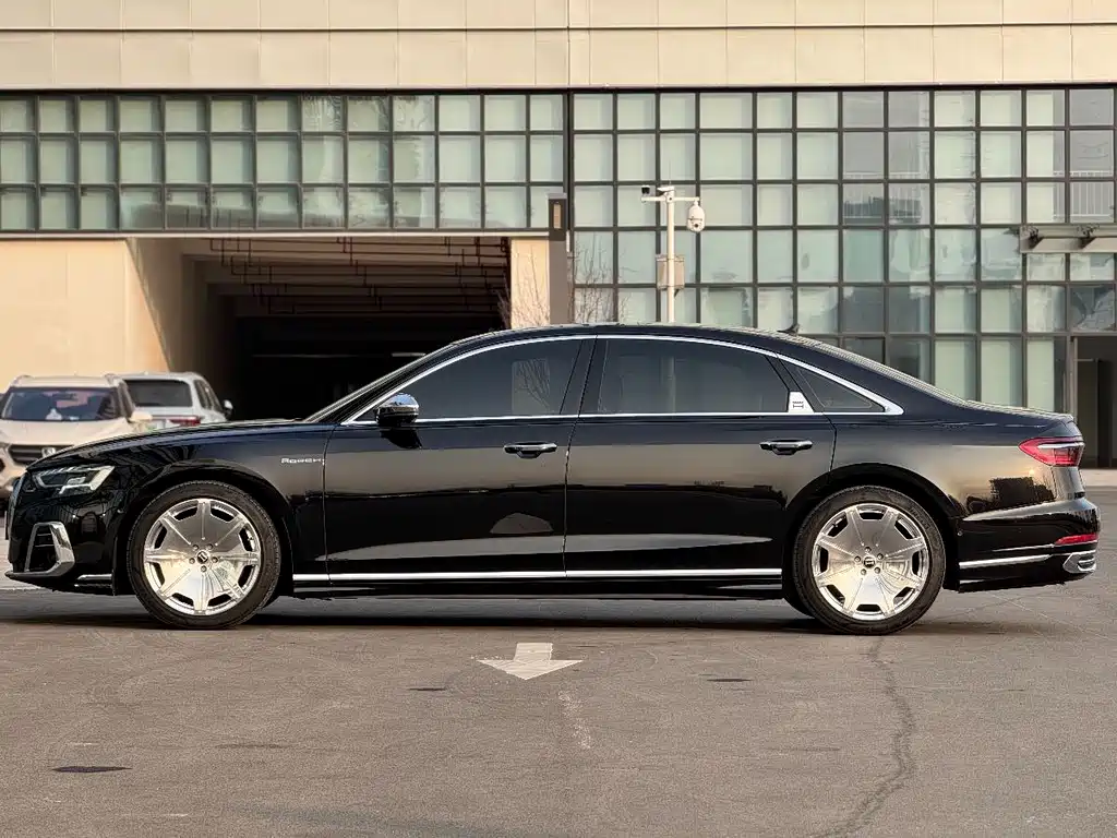 AUDI A8