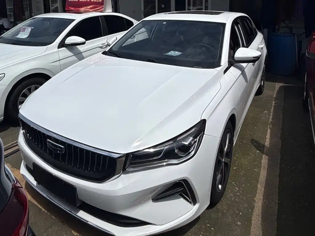 Geely Emgrand 2022
