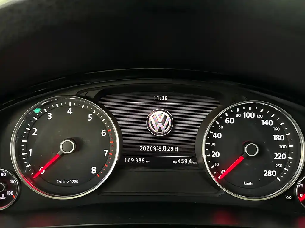Volkswagen Touareg — миниатюра 16