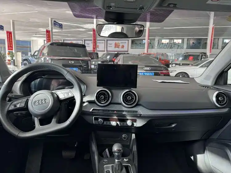 Audi Q2L 2025 35TFSI Fashion