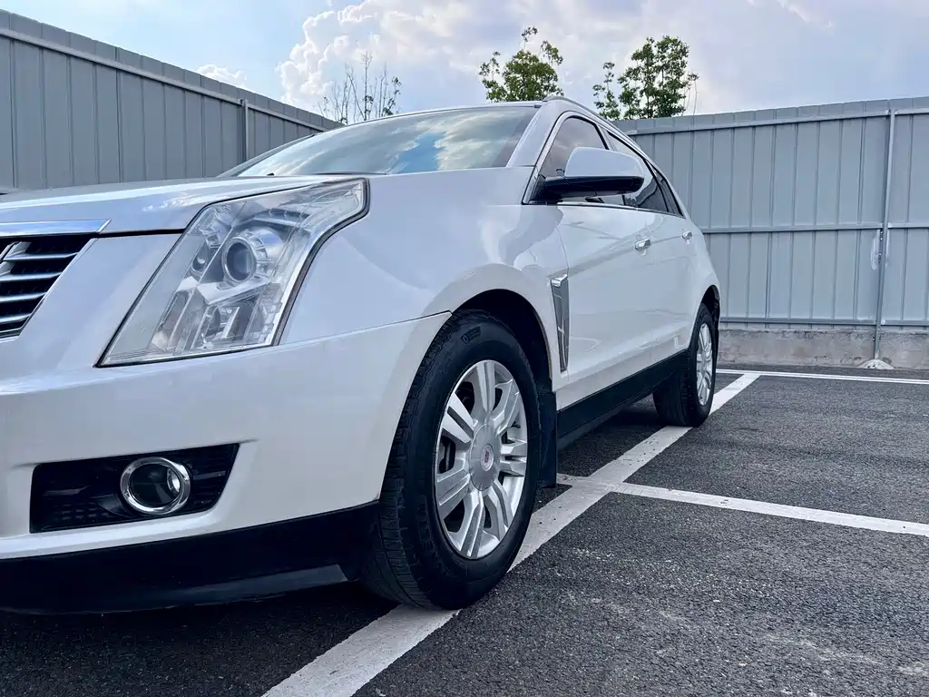Cadillac SRX — миниатюра 7