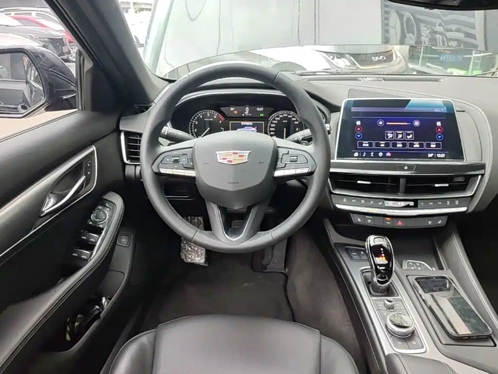 Cadillac CT5 — миниатюра 11