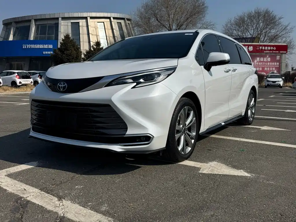 Toyota Sienna 2023