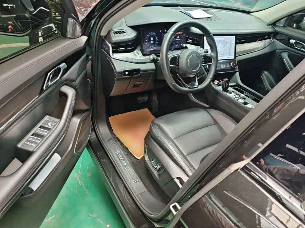 Lynk & Co 09 — миниатюра 16