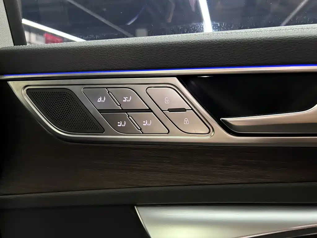 Audi A7L — миниатюра 12