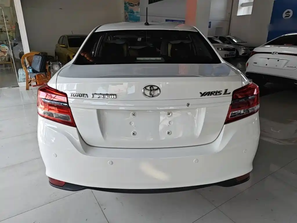 Toyota Yaris L — миниатюра 6
