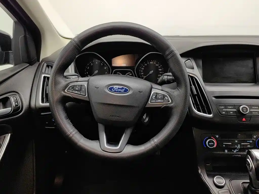 Ford Focus — миниатюра 11