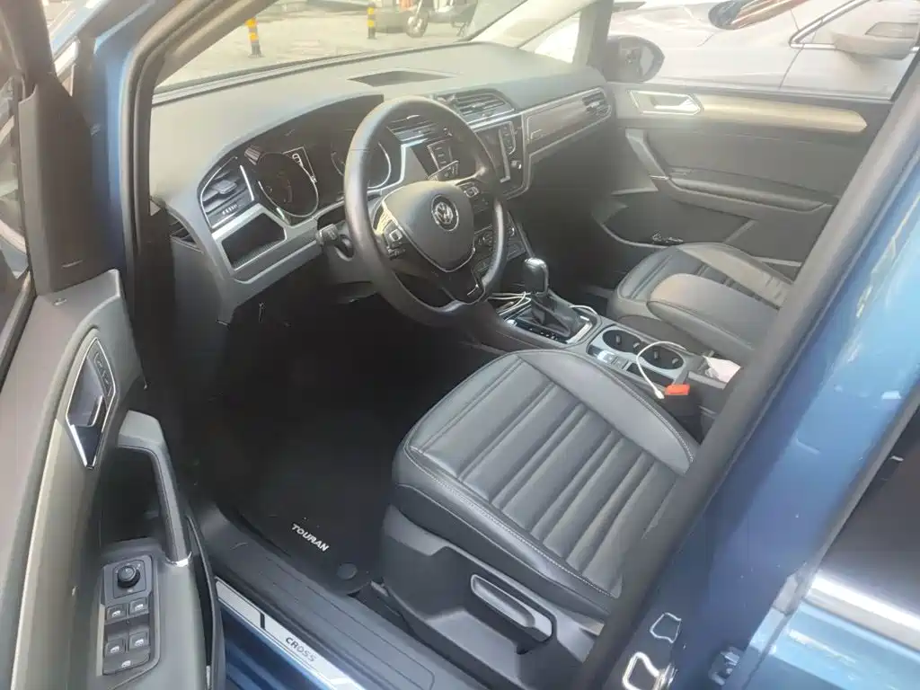 Volkswagen Touran — миниатюра 12
