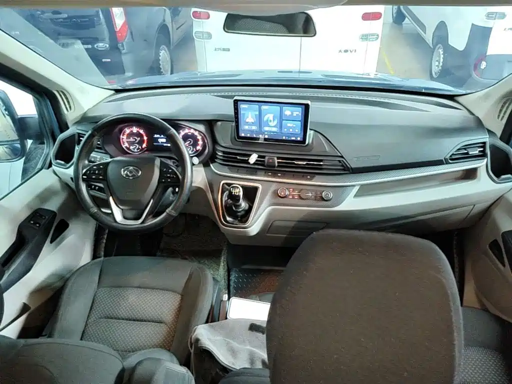 Maxus V90 — миниатюра 10