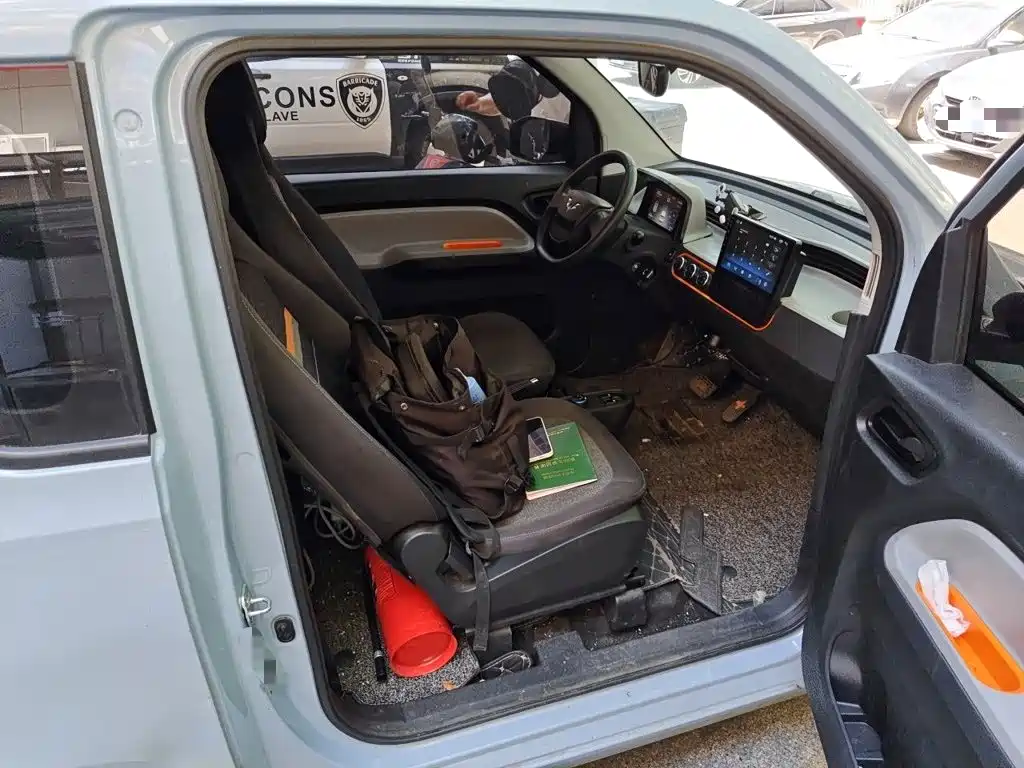 Wuling MINIEV — миниатюра 19