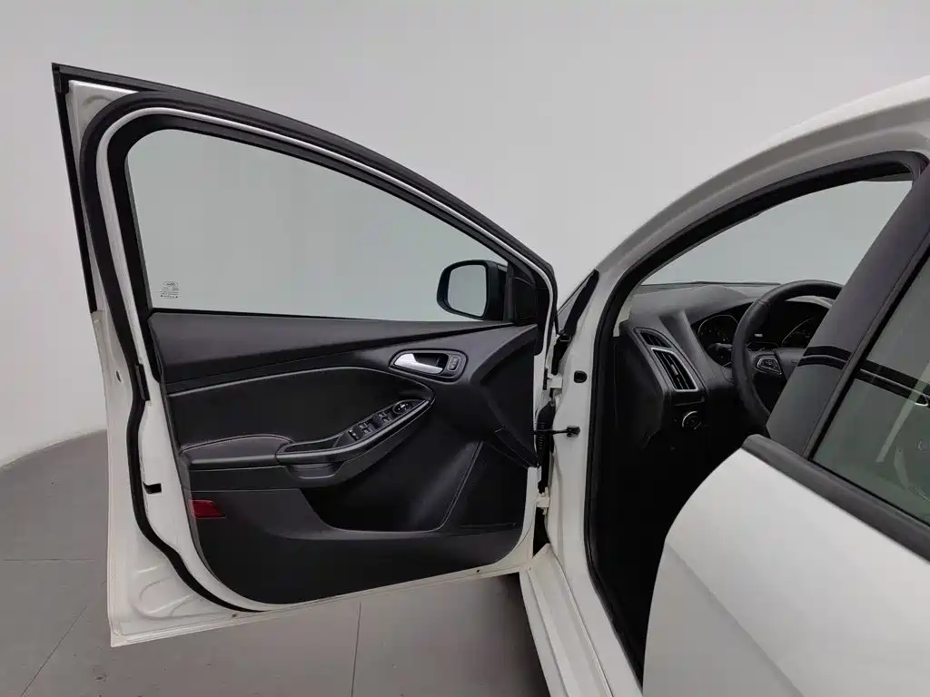 Ford Focus — миниатюра 8