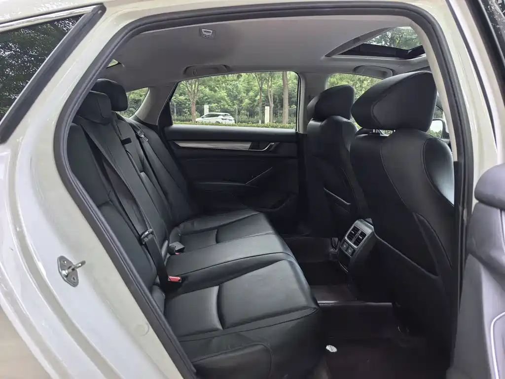 Honda Accord — миниатюра 9