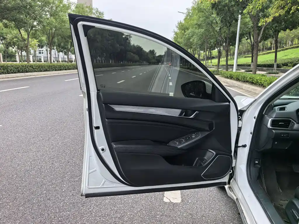 Honda Accord — миниатюра 10