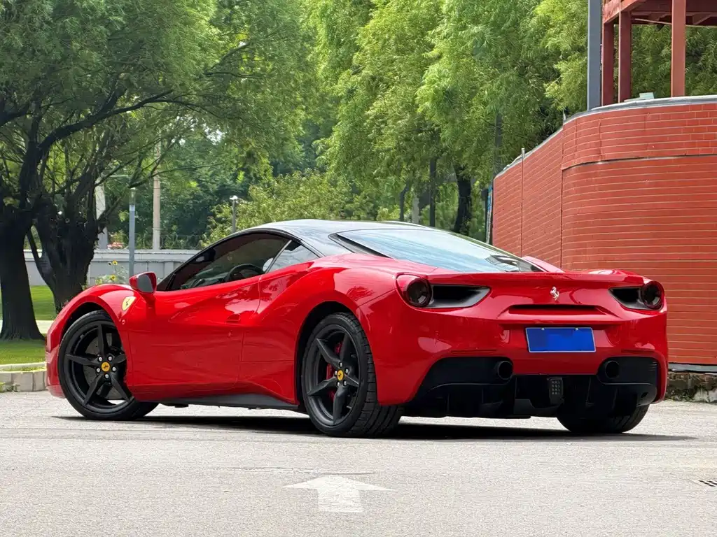 Ferrari 488 — миниатюра 4