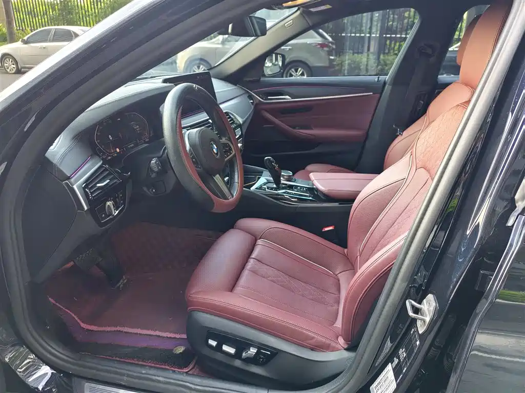 BMW 5 Series — миниатюра 4