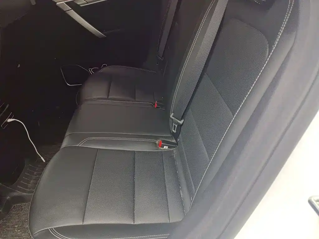 Geely Binyue — миниатюра 13