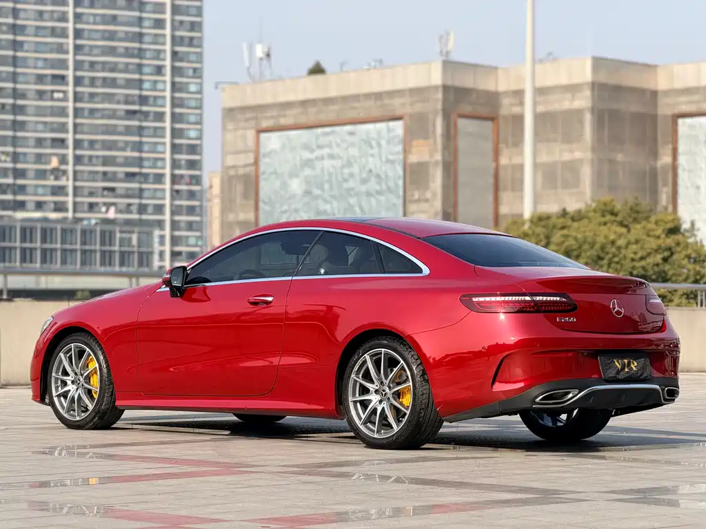 MERCEDES-BENZ E CLASS