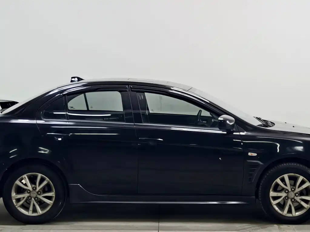 Mitsubishi Lancer EX — миниатюра 7