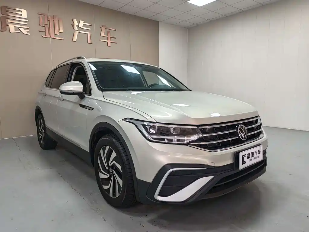 Volkswagen Tiguan L — миниатюра 3