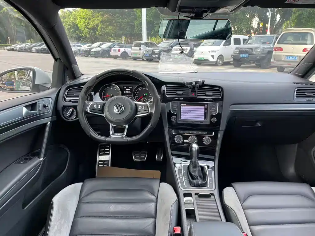 Volkswagen Golf — миниатюра 13