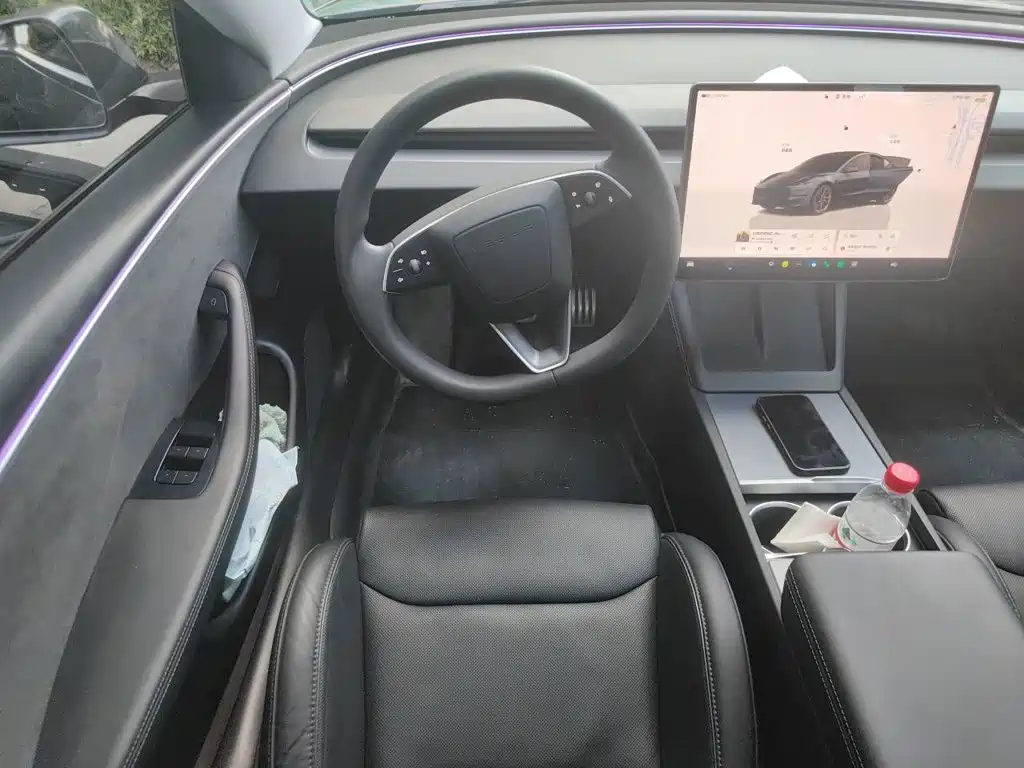 Tesla Model 3 — миниатюра 6