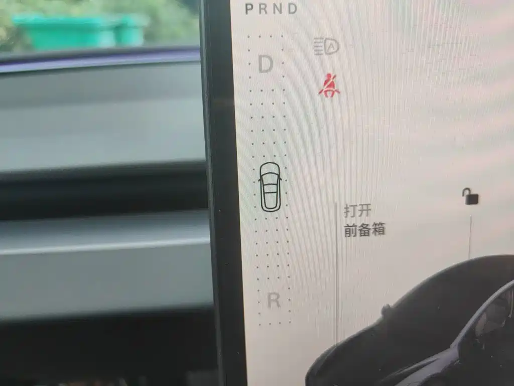 Tesla Model 3 — миниатюра 10