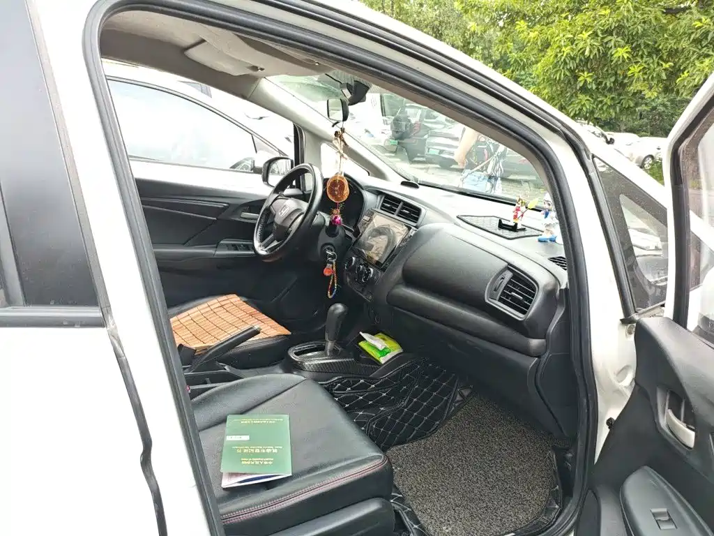 Honda Fit — миниатюра 17