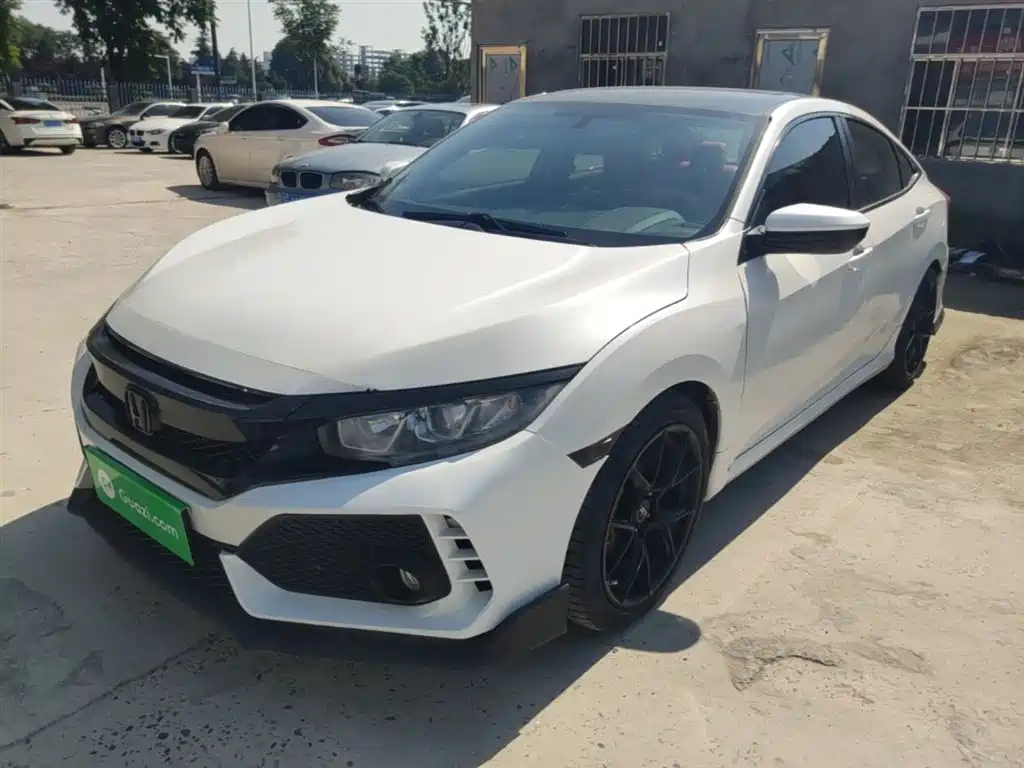 Honda Civic 2016 220TURBO CVT Luxury